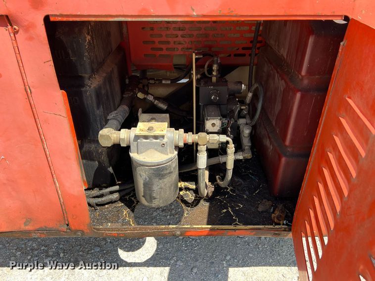 image for item LG9127 1997 JLG Sizzor 33RTS  scissor lift