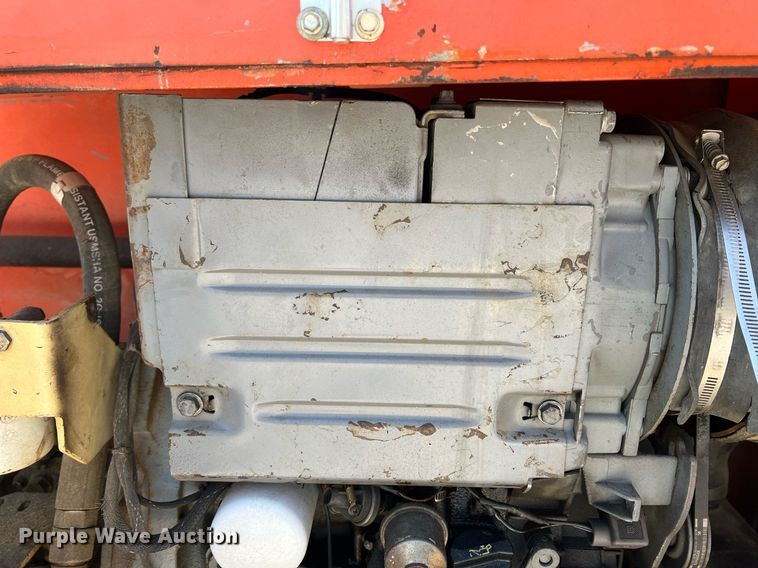 image for item LG9127 1997 JLG Sizzor 33RTS  scissor lift