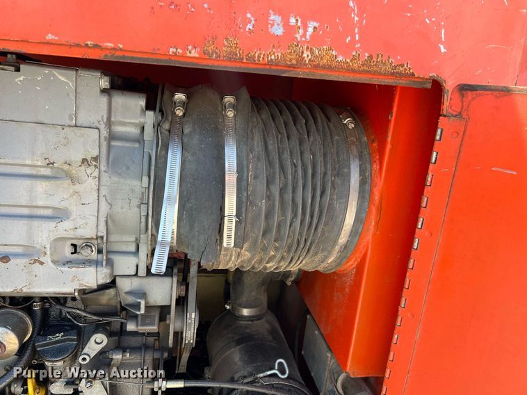 image for item LG9127 1997 JLG Sizzor 33RTS  scissor lift