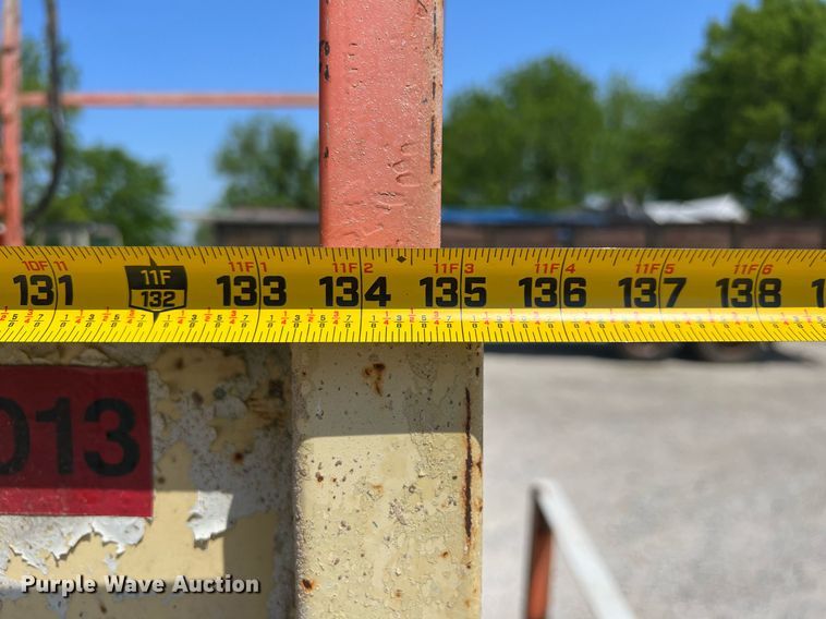 image for item LG9127 1997 JLG Sizzor 33RTS  scissor lift