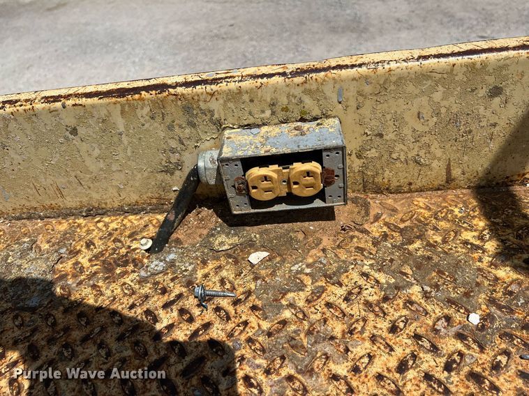 image for item LG9127 1997 JLG Sizzor 33RTS  scissor lift