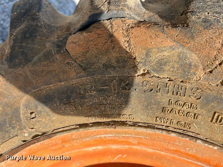 image for item LG9127 1997 JLG Sizzor 33RTS  scissor lift