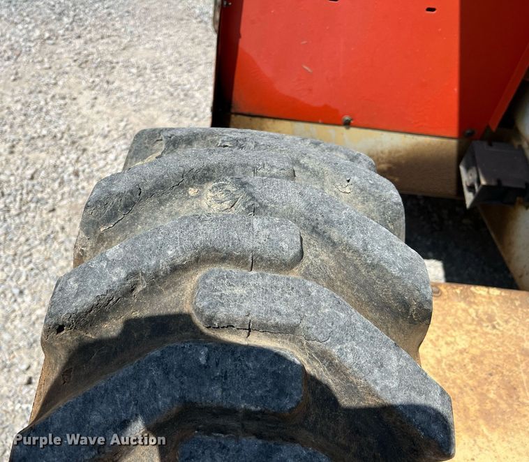 image for item LG9127 1997 JLG Sizzor 33RTS  scissor lift