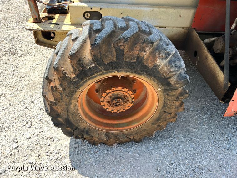 image for item LG9127 1997 JLG Sizzor 33RTS  scissor lift