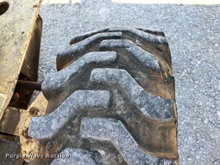 image for item LG9127 1997 JLG Sizzor 33RTS  scissor lift