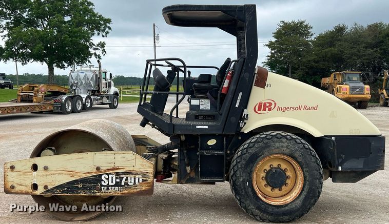 image for item LG9184 2007 Ingersoll Rand SD70D TF  single drum roller