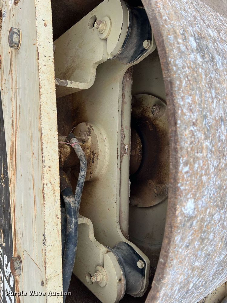 image for item LG9184 2007 Ingersoll Rand SD70D TF  single drum roller