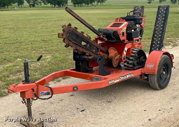 image for item LG9234 2013 Ditch Witch RT16  trencher