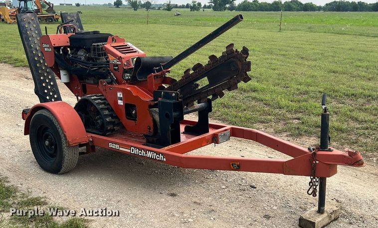 image for item LG9234 2013 Ditch Witch RT16  trencher