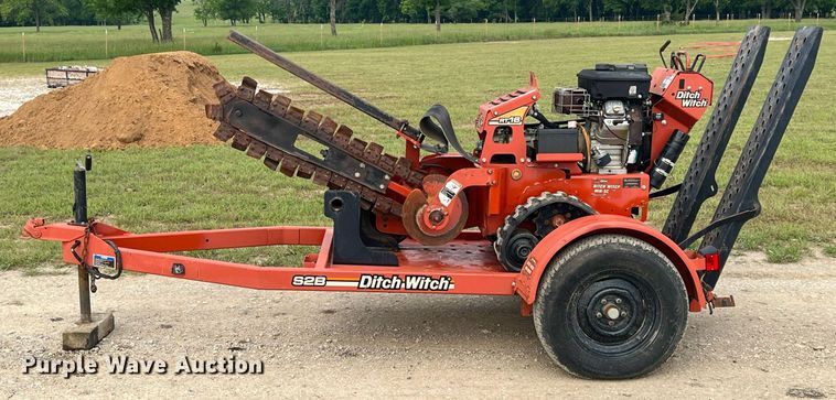 image for item LG9234 2013 Ditch Witch RT16  trencher