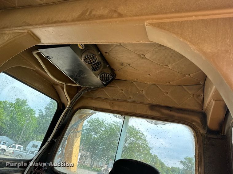 image for item LG9238 1979 Caterpillar D8K  dozer