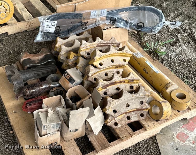 image for item LG9239 Dozer parts