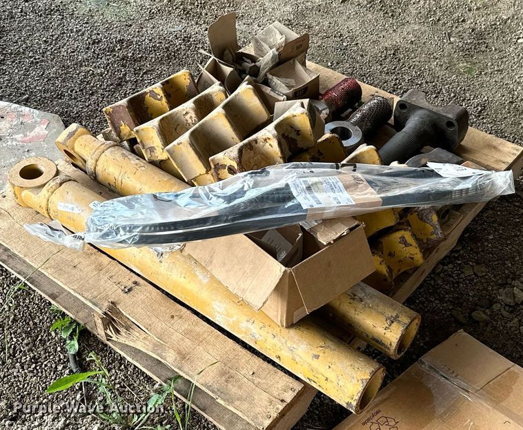 image for item LG9239 Dozer parts