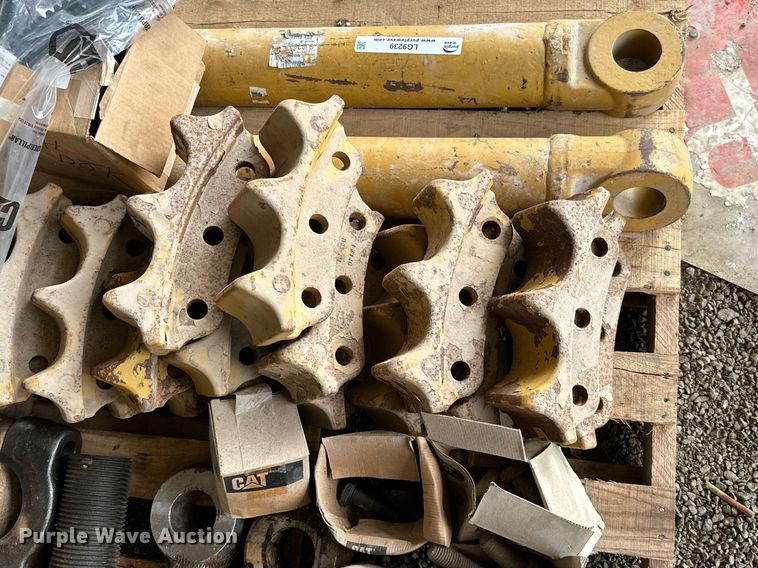 image for item LG9239 Dozer parts