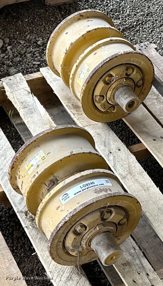 image for item LG9240 Dozer bottom rollers