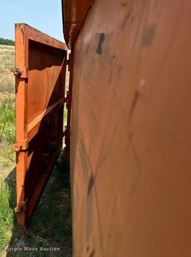 image for item LG9252 Roll-off container