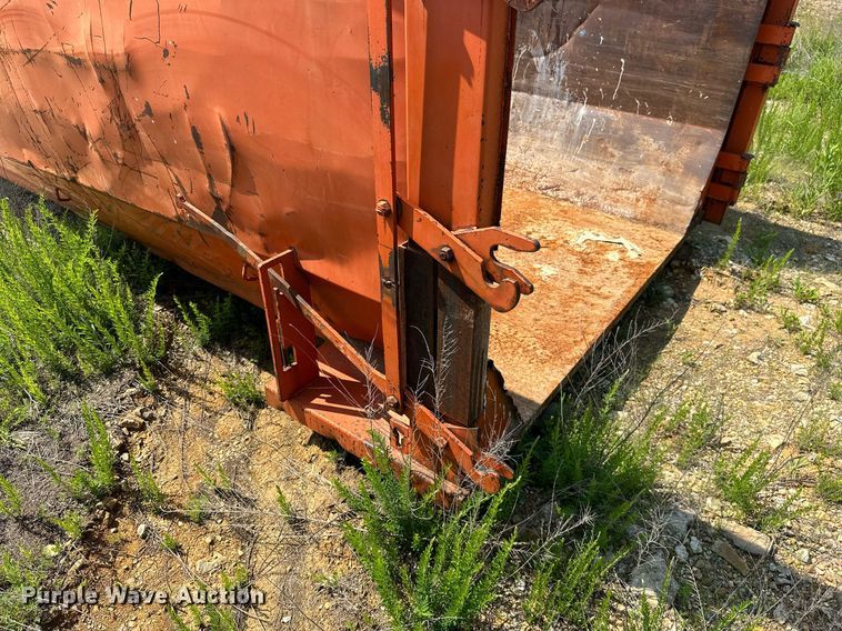 image for item LG9252 Roll-off container