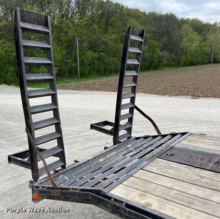 image for item LI9630 1999 Starlite  equipment trailer