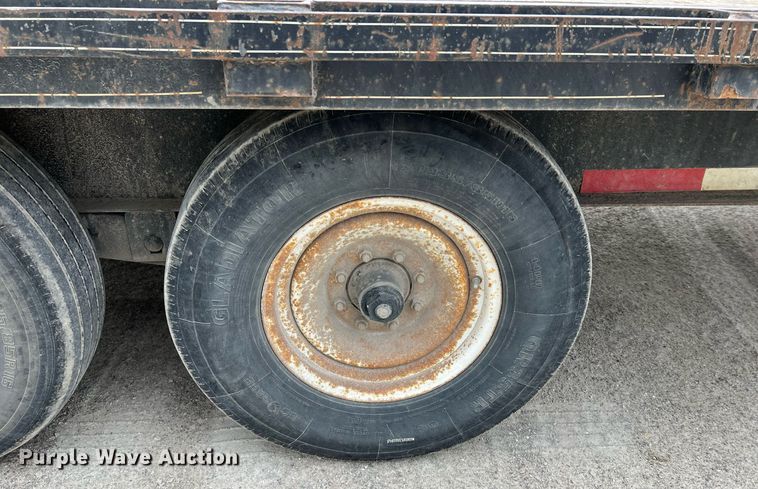 image for item LI9630 1999 Starlite  equipment trailer