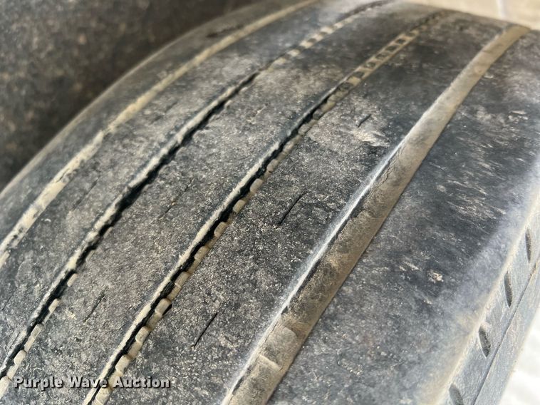 image for item LI9630 1999 Starlite  equipment trailer