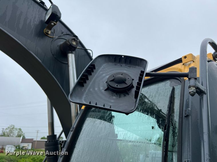 image for item LI9722 2014 John Deere 130G  excavator
