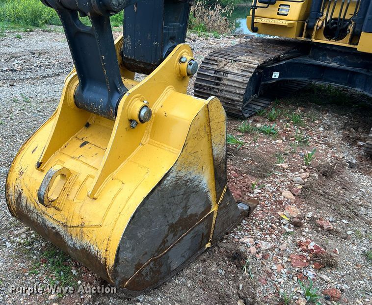 image for item LI9722 2014 John Deere 130G  excavator