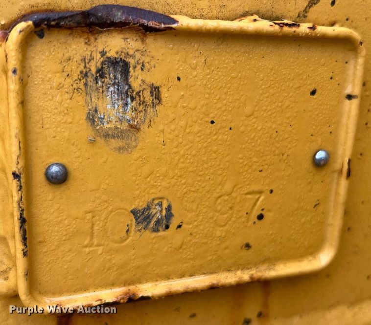 image for item LI9722 2014 John Deere 130G  excavator