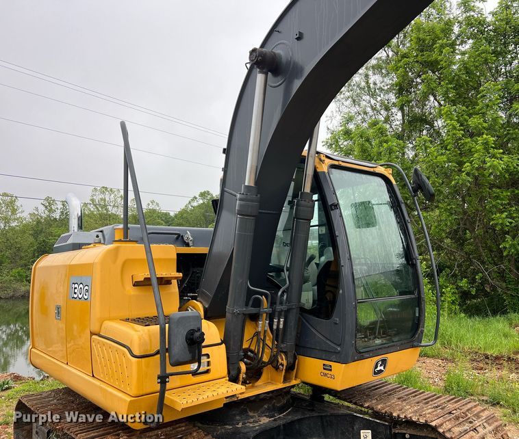image for item LI9722 2014 John Deere 130G  excavator