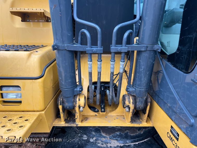 image for item LI9722 2014 John Deere 130G  excavator