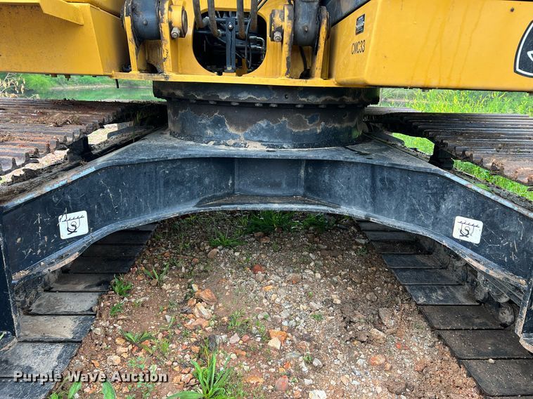 image for item LI9722 2014 John Deere 130G  excavator