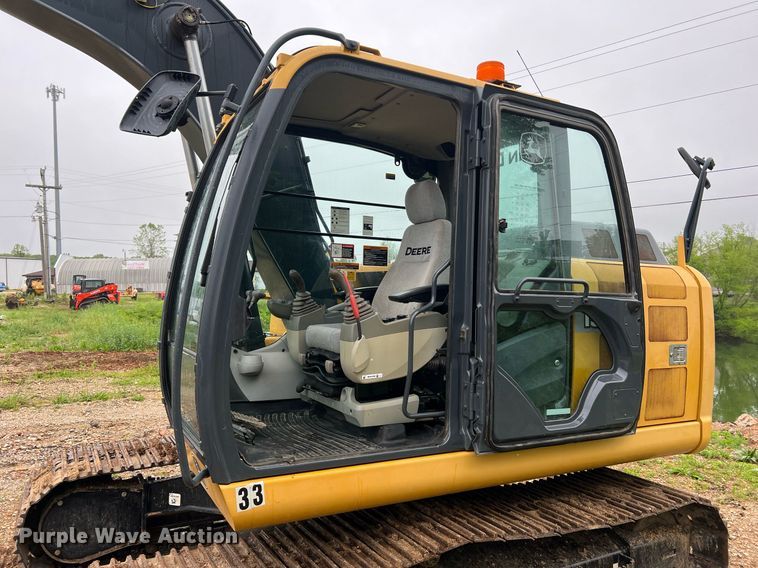 image for item LI9722 2014 John Deere 130G  excavator