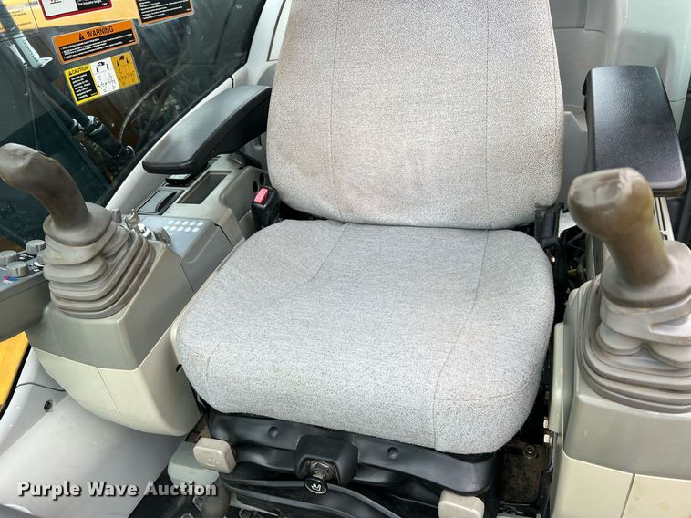 image for item LI9722 2014 John Deere 130G  excavator