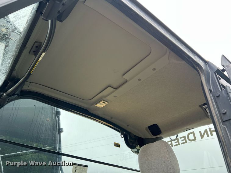 image for item LI9722 2014 John Deere 130G  excavator