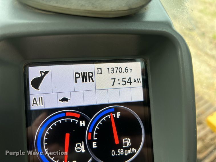 image for item LI9722 2014 John Deere 130G  excavator