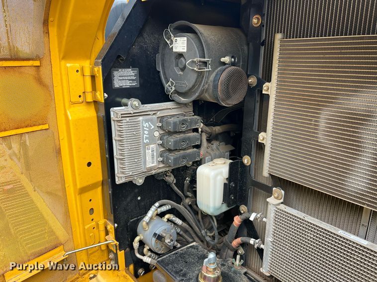 image for item LI9722 2014 John Deere 130G  excavator