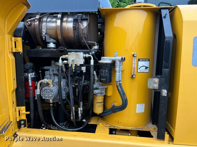 image for item LI9722 2014 John Deere 130G  excavator