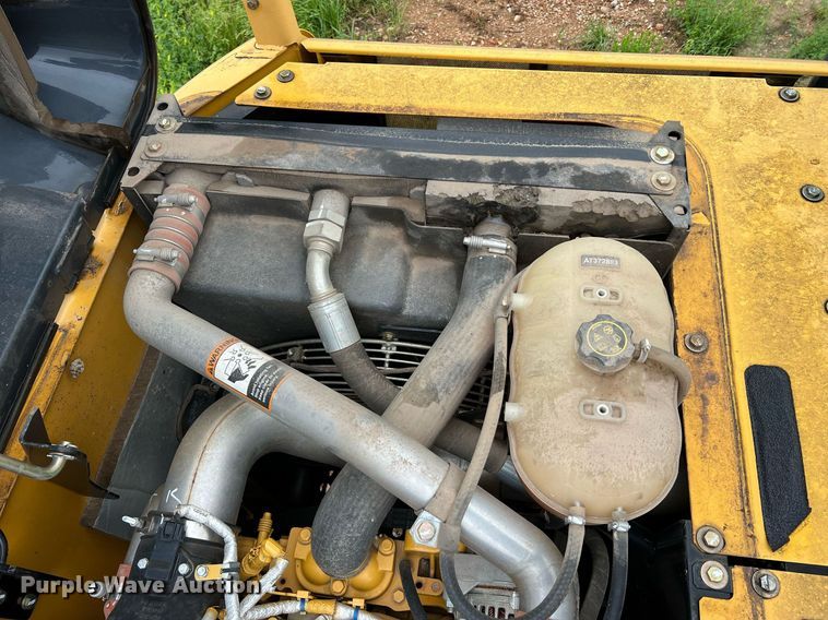 image for item LI9722 2014 John Deere 130G  excavator