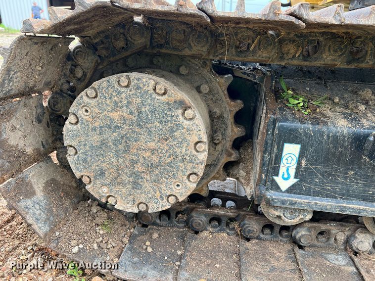 image for item LI9722 2014 John Deere 130G  excavator