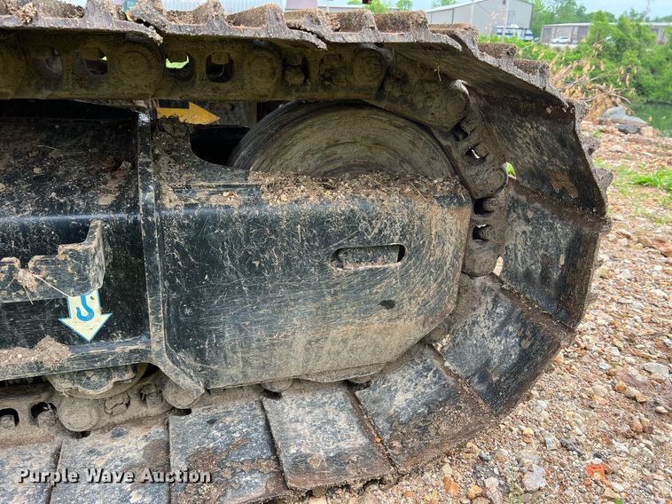 image for item LI9722 2014 John Deere 130G  excavator