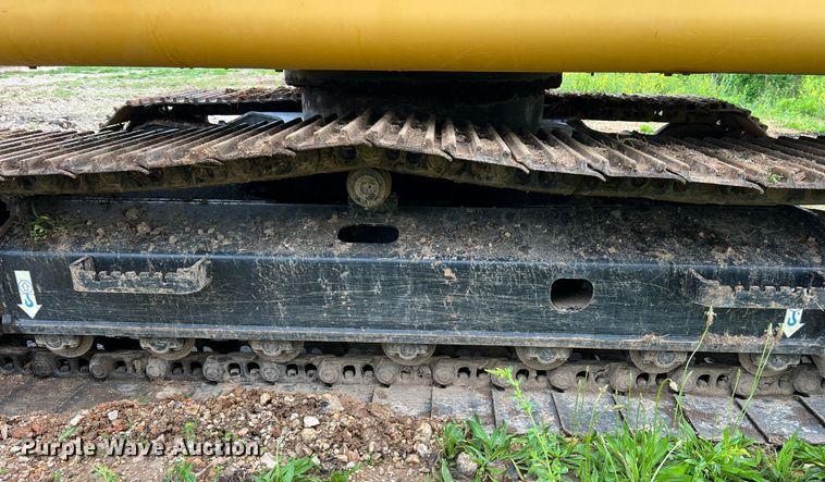 image for item LI9722 2014 John Deere 130G  excavator