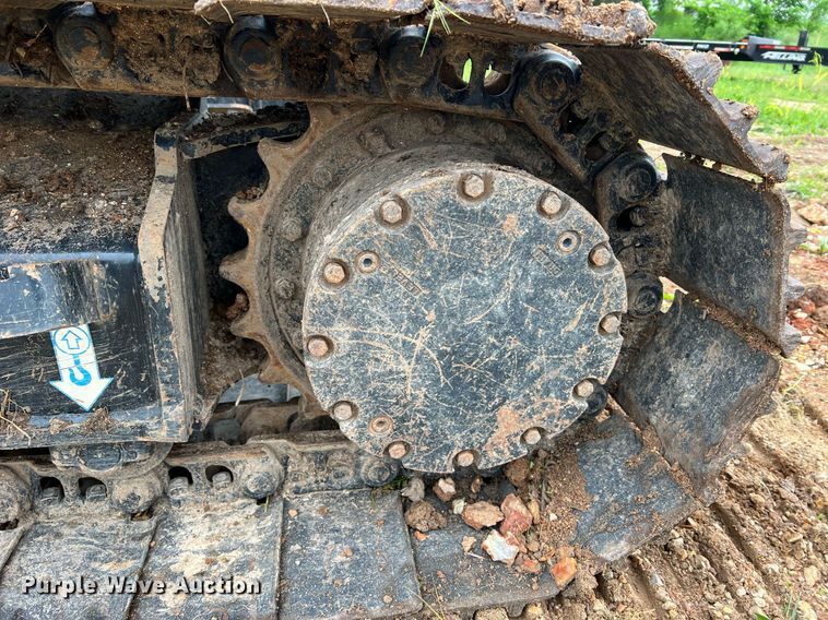 image for item LI9722 2014 John Deere 130G  excavator