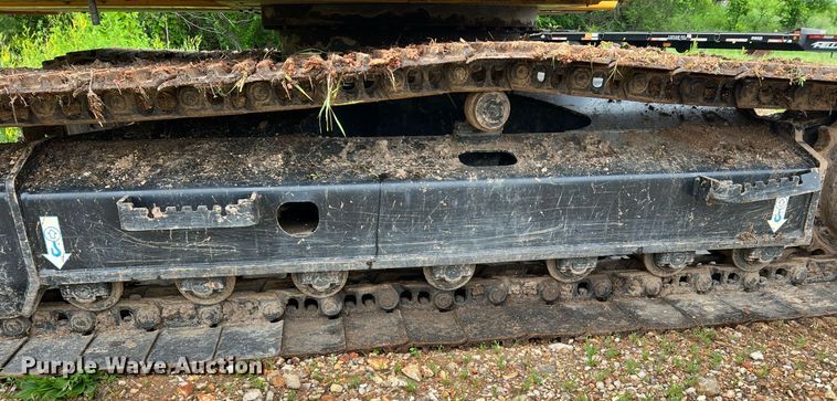 image for item LI9722 2014 John Deere 130G  excavator