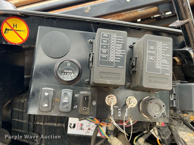 image for item LI9723 2016 Ditch Witch JT30 All-Terrain  directional boring unit