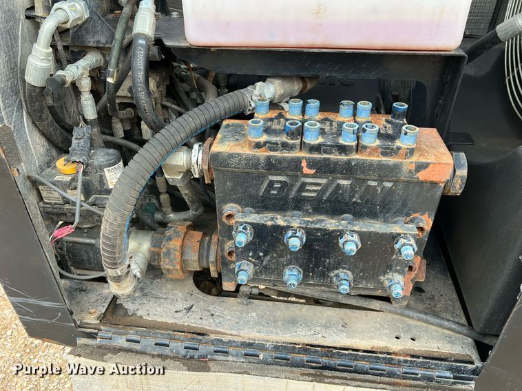 image for item LI9723 2016 Ditch Witch JT30 All-Terrain  directional boring unit