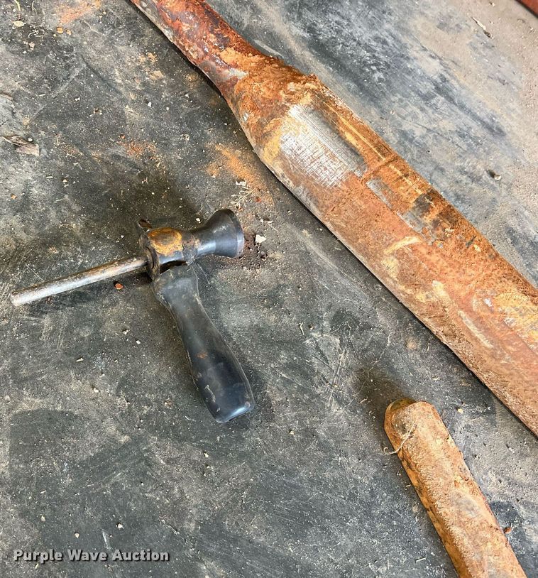 image for item LI9723 2016 Ditch Witch JT30 All-Terrain  directional boring unit