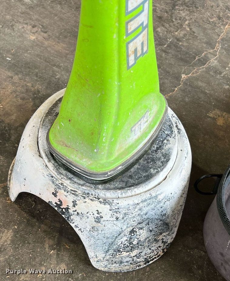 image for item LI9723 2016 Ditch Witch JT30 All-Terrain  directional boring unit