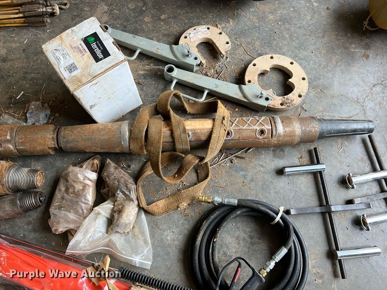 image for item LI9723 2016 Ditch Witch JT30 All-Terrain  directional boring unit