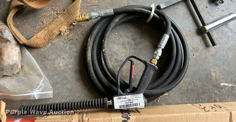 image for item LI9723 2016 Ditch Witch JT30 All-Terrain  directional boring unit