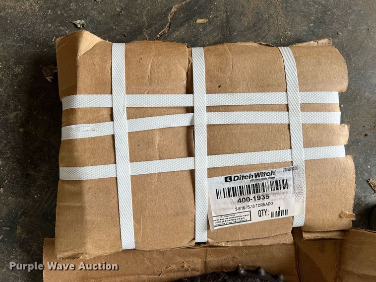 image for item LI9723 2016 Ditch Witch JT30 All-Terrain  directional boring unit