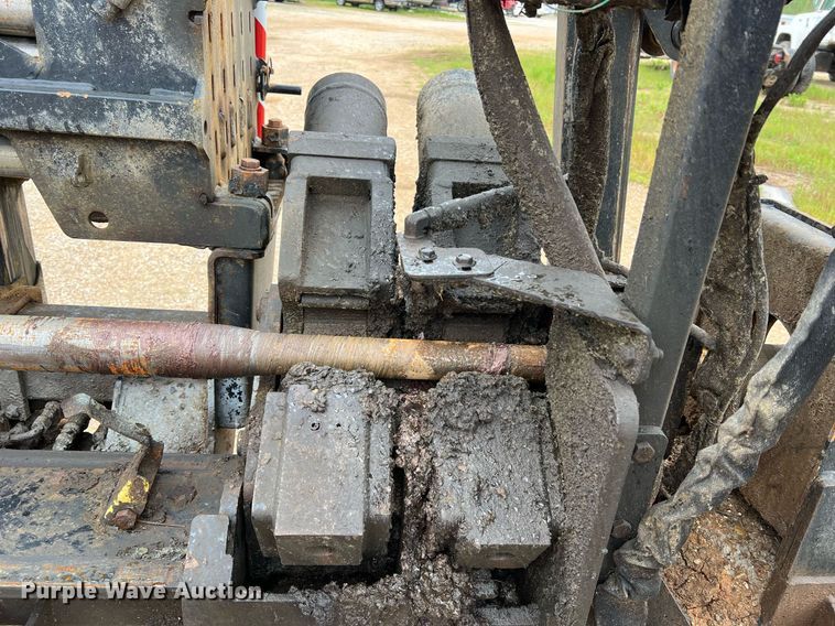 image for item LI9724 2013 Ditch Witch JT25  directional boring unit